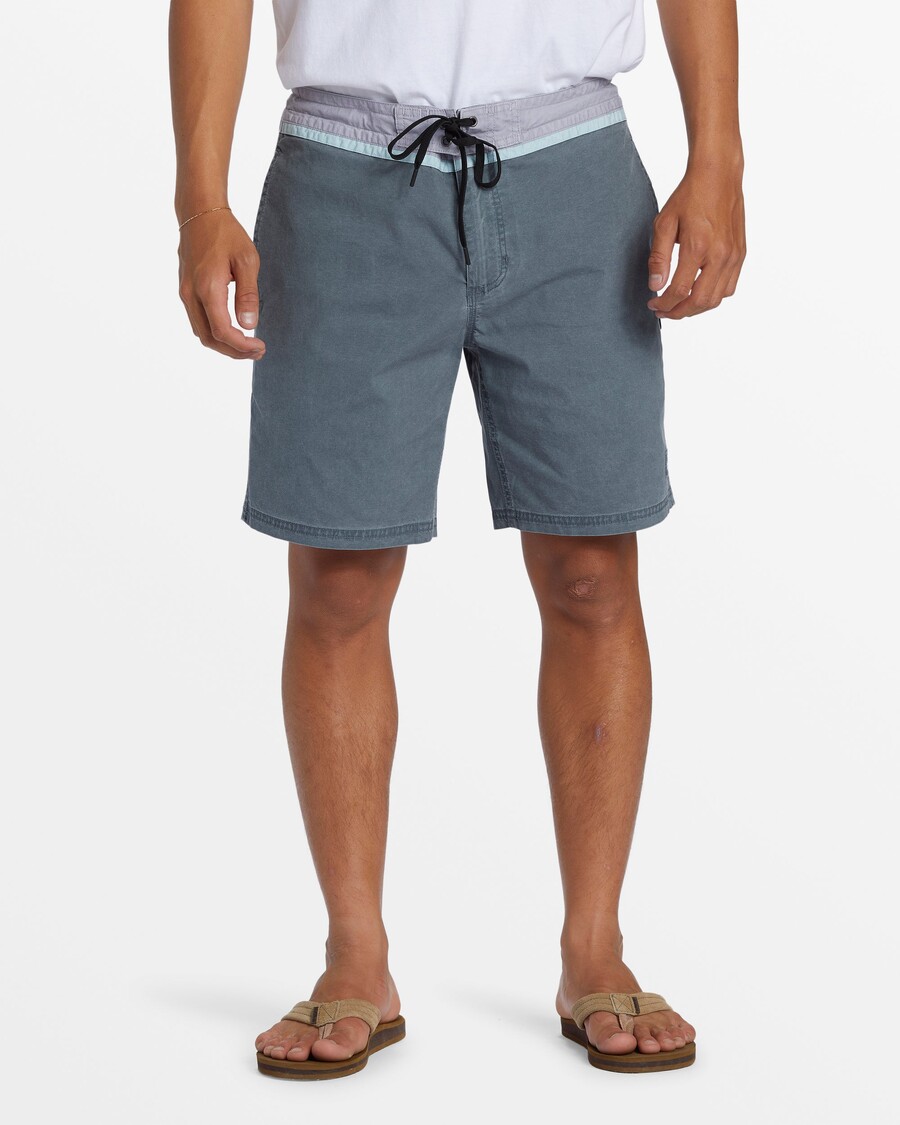 Quicksilver Street Trunk Utility-short - Ijzeren Hek